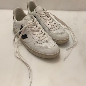 Veja V-10 Women’s Sneakers Size 41
